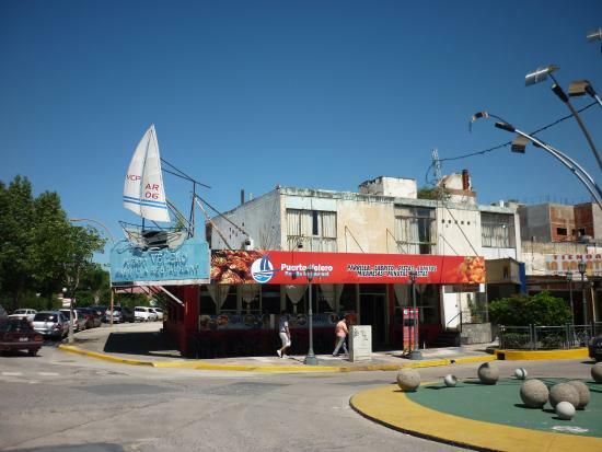 Restaurante y Parrilla Puerto Velero